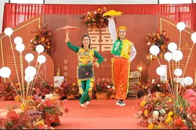 表演唱《十二月小调》民间小调悦耳动听，精彩表演人人爱看视频封面