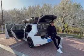 高尔夫自改多功能床车，豪华大床有电有厨房，今天分享给朋友们