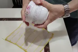 两个碗叠在一起怎么也分不开了，保上还是保下？有好办法吗？视频封面