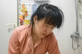 34岁媳妇怀孕8周，半夜突然痛的死去活来，老公：别人也没这样啊视频封面