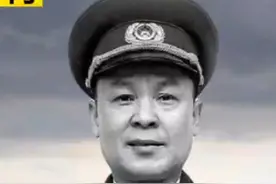 他是副兵团级开国上将，为何却能后发先至，升任副国级领导人