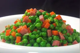 青豆怎么做好吃？青豆这样做色彩鲜艳、鲜香味美，孩子特别爱吃视频封面