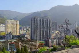 距离重庆最近的陕西县城，高楼大厦拔地而起，是你的家乡吗