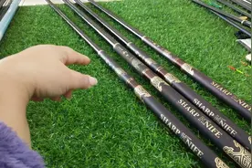 杆子越轻越好吗？