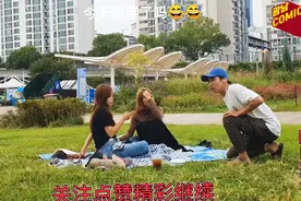 韩国小哥街头放屁搞笑整蛊路人视频封面