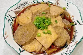 卤水素鸡如何做入口劲道、爆汁？老厨分享卤水调制配比，卤菜通用