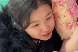三个月宝宝偷偷学说话，对着宝妈叫个不停，瞬间就俘获宝妈的心！