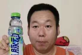 脉动新推出的零糖饮料真的不升糖吗？糖尿病人老王喝一瓶验证一下视频封面