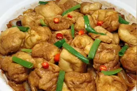 厨师长教你白菜炖油豆腐家常做法，步骤详细，鲜香入味下酒又下饭视频封面