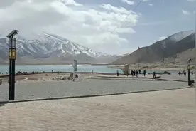 慕士塔格峰 喀拉库勒湖视频封面