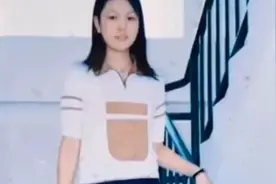 九十年代初，广东人山人海，那时候暂住证查的很严，