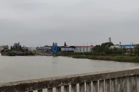 江苏南通通州40年的兴仁大桥进行拆除，原来参加庙会的必经之路视频封面