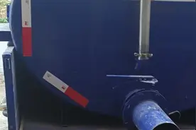 化粪池清理全过程。视频封面