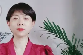 俗话说手心主富手背主贵，如果我们的手心手背有痣到底好不好呢？视频封面