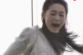 小伙为了救女友，不顾自己的生命视频封面