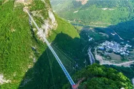 广东峡天下天云长廊玻璃吊桥视频封面