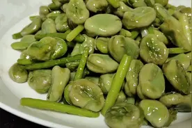 此时节蚕豆再好，一定记得有蚕豆病和痛风的人尽量不吃，对身体好视频封面