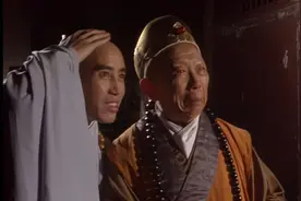 老院主看中袈裟放火烧唐僧，悟空借避火罩救师傅，唐僧还怪罪悟空视频封面