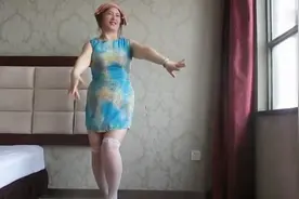 第一次看见大妈在家跳广场舞视频封面