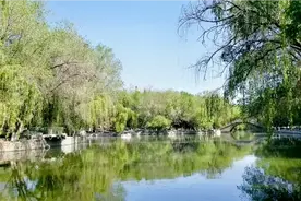 打卡昌吉市内面积最大、游乐设施最全、独具古典特色的文化公园视频封面