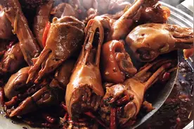 厨师长教你麻辣鸭货的家常做法，步骤详细，麻辣入味下酒又下饭