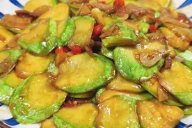 这才是西葫芦的家常做法，步骤详细，鲜香入味下酒又下饭视频封面