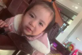 人类幼崽一声一声叫着舅舅是怎么了？原来是单纯卖萌啊哈可可爱爱视频封面