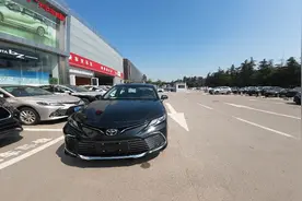 23款凯美瑞2.5G豪华纯油版，厂商指导价219800提车#每天推荐好车