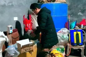 花80元买了10枚鸡蛋，小伙第一次尝试孵火鸡，孵化方法很特别