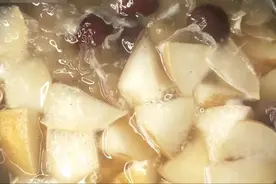 秋季补气润肺就喝它！红枣银耳雪梨汤！记住这几步炖出来才养人！视频封面