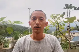 冬天的中蜂体色变黑，是不是有病？听听师傅怎么说吧