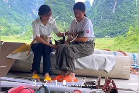 两个堂妹刚开头条号！因为太急头像随意选，我去给她们拍一个好的视频封面