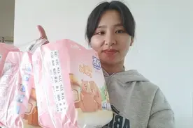 网购尿不湿到了，宝宝三岁了戒不掉尿不湿，当妈妈却很着急视频封面