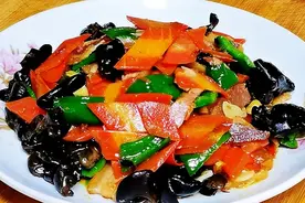胡萝卜木耳简单又好吃的做法，鲜甜美味又下饭，上桌次次都光盘