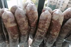 自制腊肠最好吃的做法，里面多加一样软糯咸香，吃一年都不会坏。视频封面