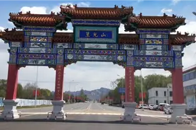 营口的鲅鱼圈和熊岳城，一直搞不清两者啥关系，白天都像鬼城一样