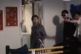 表哥来表弟家住，结果表哥套路比深井还多视频封面