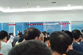 二次疫情的长沙，社区卫生中心排队打疫苗，真是见识了人山人海视频封面