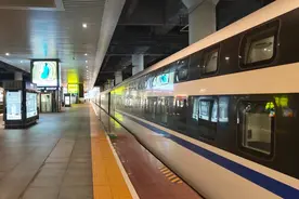 第一次感受昆明到北京动卧D930