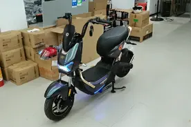 雅迪冠智极光4.0，这车真好看！