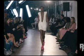 超深V服装模特走秀，时尚拍摄视频封面