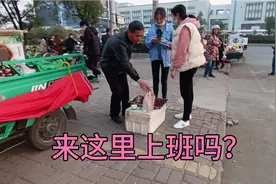 工厂打工仔的苦恼，女孩年轻漂亮身材好，为何单身的还这么多？视频封面