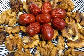 核桃搭配红枣，每天一碗，越吃越精神，90岁依然健步如飞，快试试