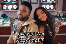 80后歌手杰森-德鲁罗八岁写曲，他平缓的声音易适应新曲制作视频封面