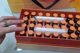 我今天给婆婆买的美容又补气血的 ，打开一看货真价实值得拥有。