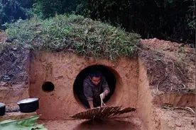丛林中寻安身之地，作为避险屏障，疯狂输出挖洞砌建成防伪庇护所视频封面