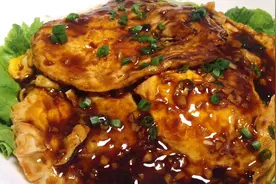 厨师长教你煎鸡蛋的家常做法，步骤详细，外焦里嫩老少皆宜