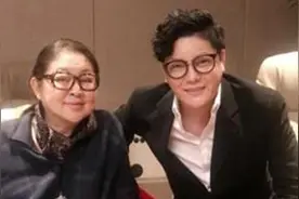 倪萍儿子长相首曝光：从小患病被人当傻子，如今留学归来变高富帅视频封面