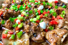 老广蒸排骨不出水滑嫩入味，记住这几个小窍门，在家做出饭店味