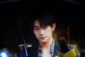 千玺担任新人单元评委！TFBOYS转发恭喜！